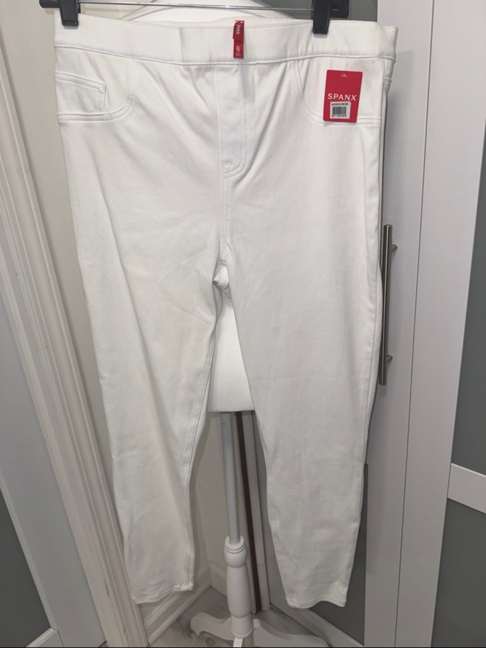 SPANX White Pull-On Slim Ankle Pants